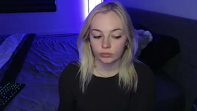 Snapshot of margot_robbie7 chatting on April 27, 12:08 am margot robbie7 online show from April 27, 12:08 am
