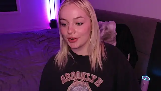 margot robbie7 online show from June 15, 2:25 am