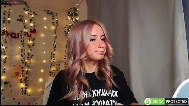 Snapshot of Mia__Kitty chatting on September 21, 3:46 pm Mia  Kitty online show from September 21, 3:46 pm