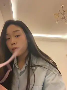 Snapshot of Minnie-66 chatting on March 22, 9:13 am Minnie-66 online show from March 22, 9:13 am