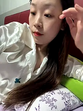 Snapshot of Minnie-66 chatting on October 8, 11:52 am Minnie-66 online show from October 8, 11:52 am