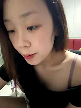 Snapshot of Minnie-66 chatting on October 16, 11:11 am Minnie-66 online show from October 16, 11:11 am