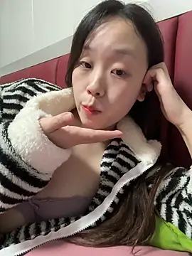 Snapshot of Minnie-66 chatting on October 19, 12:06 pm Minnie-66 online show from October 19, 12:06 pm
