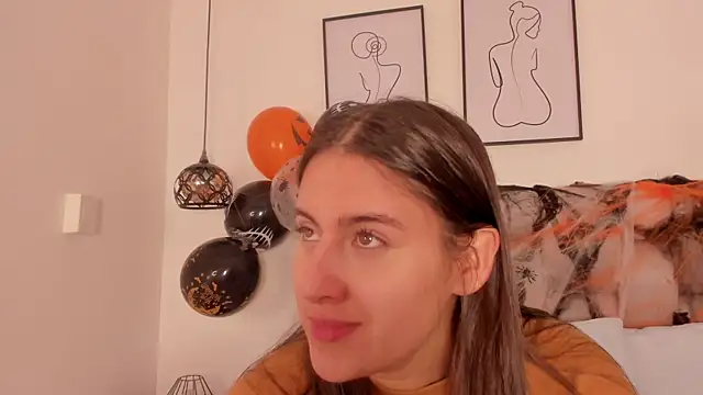 Hanna Evans   online show from October 25, 12:34 pm