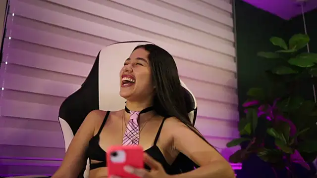 Danaa Rouse online show from November 5, 9:04 pm