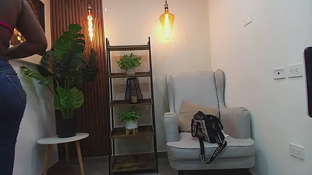 Snapshot of Coral_Lise chatting on September 24, 11:02 am Coral Lise online show from September 24, 11:02 am