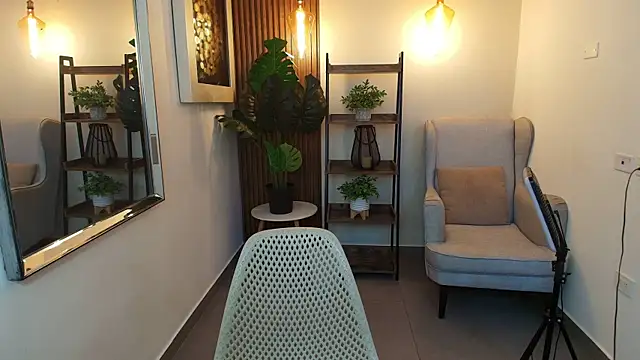 Snapshot of Coral_Lise chatting on October 3, 11:07 am Coral Lise online show from October 3, 11:07 am