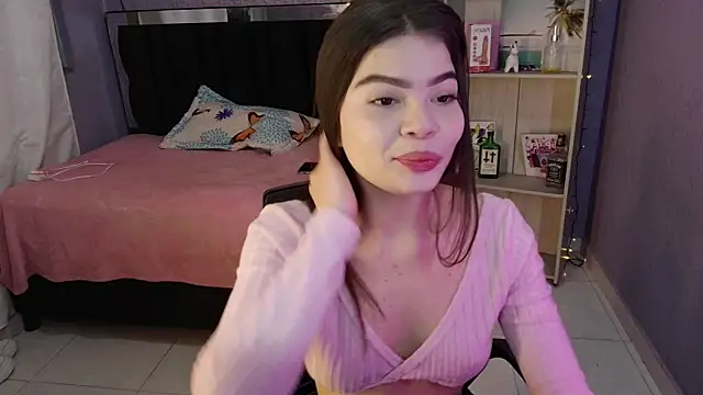 Snapshot of sweet_c4ndy chatting on October 15, 2:39 pm sweet c4ndy online show from October 15, 2:39 pm
