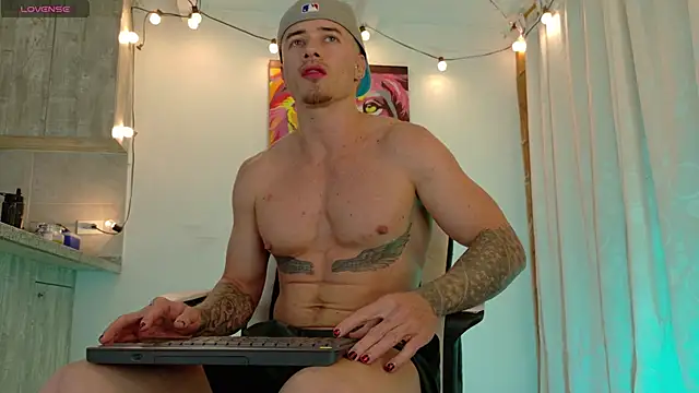 Ryannblue07 online show from October 30, 12:56 am