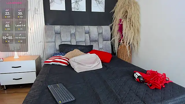 Snapshot of mia_gatess chatting on March 19, 12:45 pm mia gatess online show from March 19, 12:45 pm