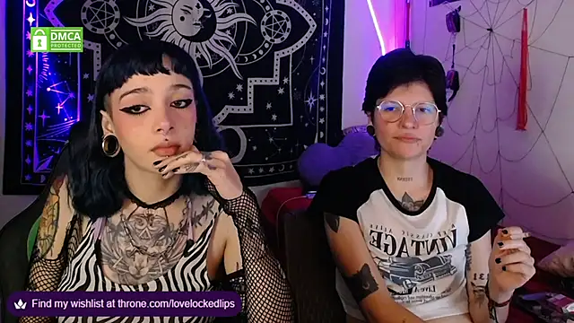 lovelockedlips online show from October 21, 12:33 am