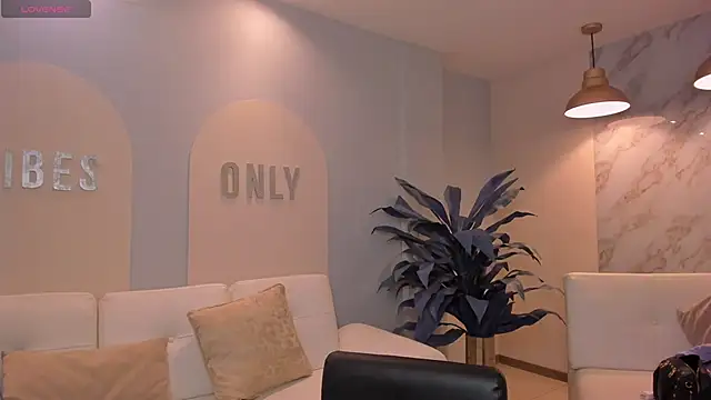 MaiaCollins online show from February 21, 4:52 pm