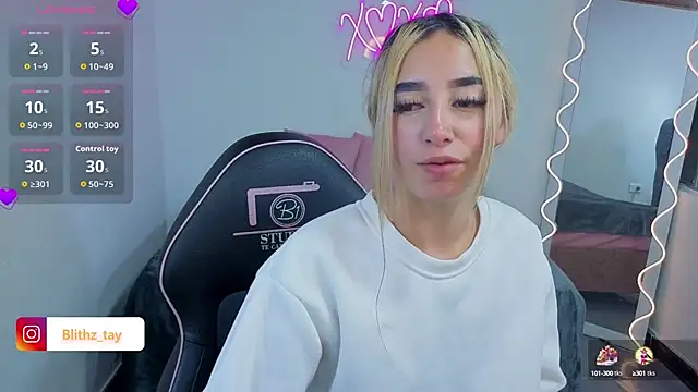 Malory tay1 online show from September 26, 7:07 pm