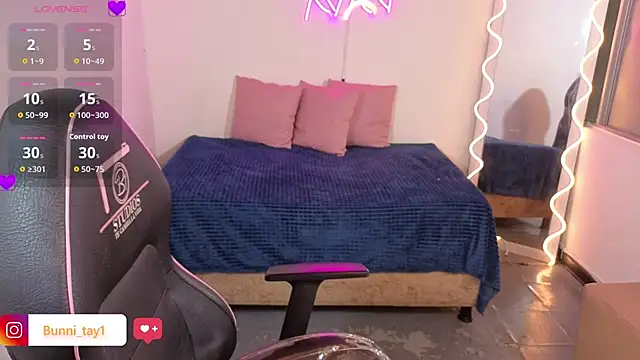 Malory tay1 online show from October 14, 7:14 pm