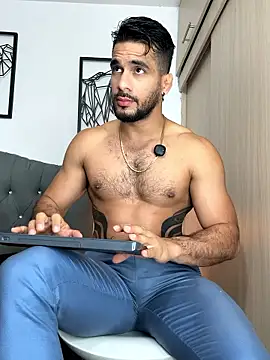 Maximiliano ford online show from January 10, 10:50 am