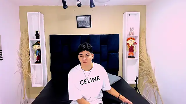 Snapshot of Jhojan_twink chatting on October 8, 12:36 pm Jhojan twink online show from October 8, 12:36 pm
