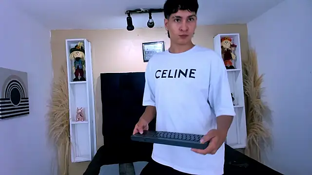 Jhojan twink online show from October 26, 5:02 am