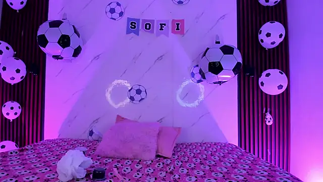 Snapshot of Sophie_joyy chatting on July 10, 11:51 pm Sophie joyy online show from July 10, 11:51 pm