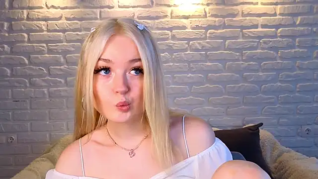 minigirl online show from March 15, 7:20 am