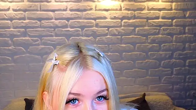 minigirl online show from March 22, 3:20 am