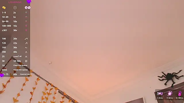 Valen ross  online show from October 31, 1:06 am