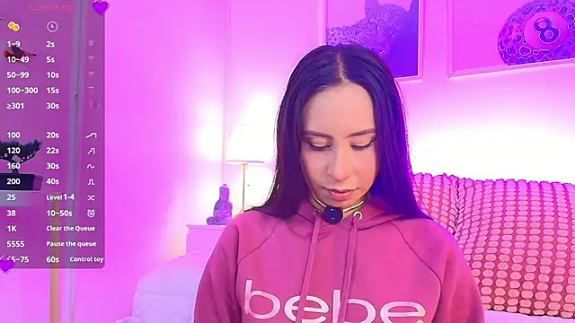 Snapshot of Valen_ross_ chatting on February 26, 10:42 pm Valen ross online show from February 26, 10:42 pm