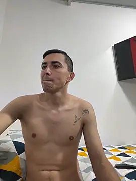 pareja curiosa19 online show from October 14, 1:06 am