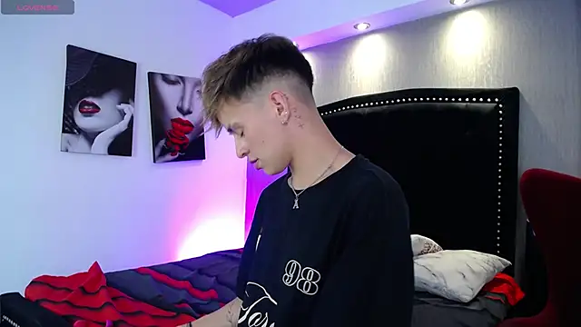 LiamWildx20 online show from March 12, 5:02 am