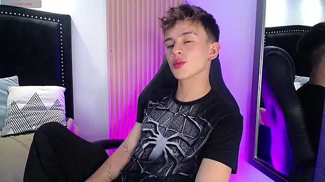 LiamWildx20 online show from April 15, 4:30 am