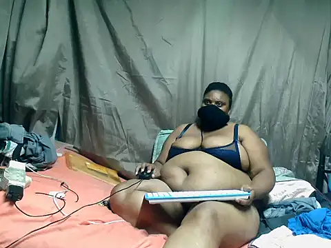 Snapshot of Berrylick chatting on April 15, 9:49 am Berrylick online show from April 15, 9:49 am