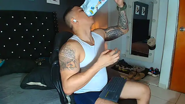 ethan dalton  online show from September 22, 2:46 am