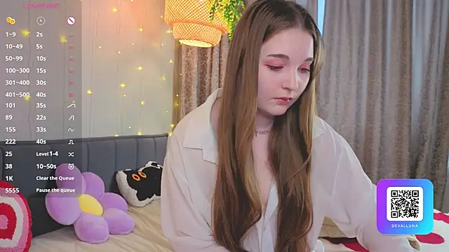 Snapshot of ConstanceHelms chatting on April 10, 5:12 am ConstanceHelms online show from April 10, 5:12 am