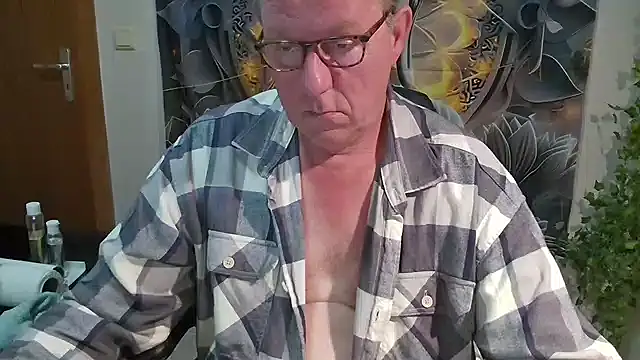 JamesBauer online show from November 9, 4:44 am