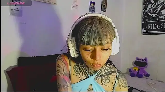 d3m0ny0 0 online show from April 2, 5:05 am