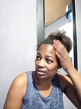 Snapshot of sexylira chatting on September 24, 10:40 am sexylira online show from September 24, 10:40 am