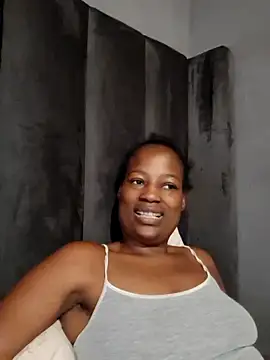 Snapshot of sexylira chatting on February 4, 10:21 am sexylira online show from February 4, 10:21 am