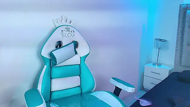 Lia adamsss online show from March 14, 3:45 am