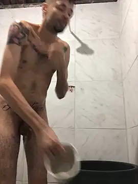 Snapshot of HenriquePhn chatting on May 28, 8:28 pm HenriquePhn online show from May 28, 8:28 pm