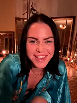 Snapshot of missninasparkle chatting on October 15, 9:59 pm missninasparkle online show from October 15, 9:59 pm