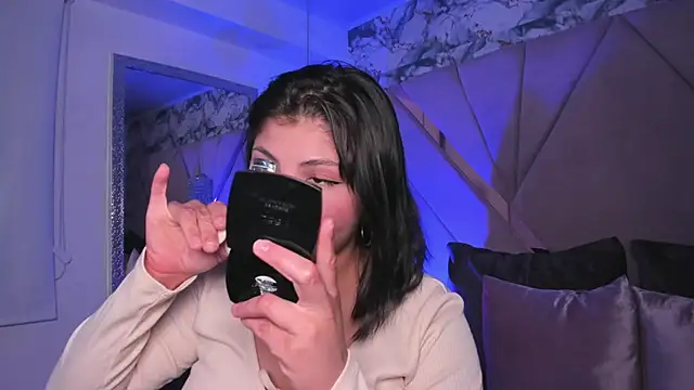 abby roux online show from December 15, 2:49 am