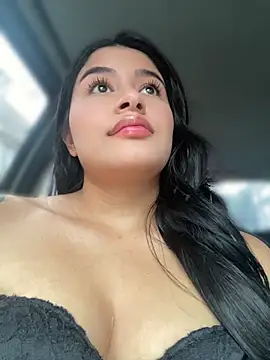 andrea gomes  online show from April 17, 8:34 pm