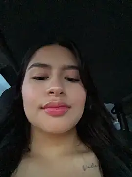 andrea gomes  online show from April 26, 10:51 pm