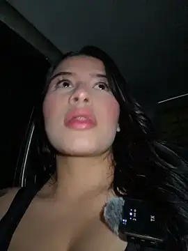 Snapshot of andrea_gomes_ chatting on April 29, 5:22 am andrea gomes online show from April 29, 5:22 am
