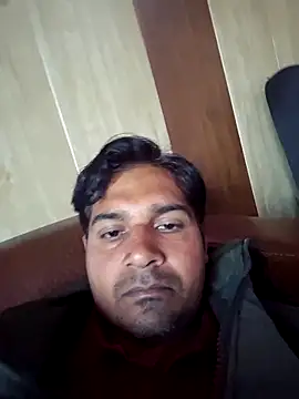 Snapshot of johnny8731 chatting on February 6, 7:23 am johnny8731 online show from February 6, 7:23 am