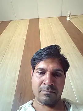 Snapshot of johnny8731 chatting on May 7, 6:41 am johnny8731 online show from May 7, 6:41 am
