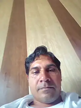 Snapshot of johnny8731 chatting on May 10, 6:18 am johnny8731 online show from May 10, 6:18 am