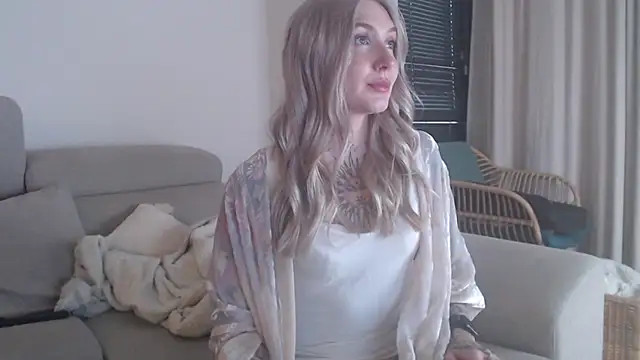 tattoobbgirl online show from November 25, 4:40 pm