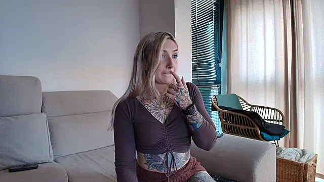 tattoobbgirl online show from January 16, 4:44 pm