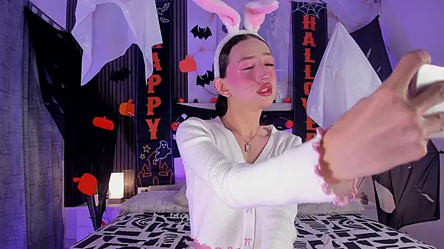 peachandtyron  online show from October 18, 3:42 am