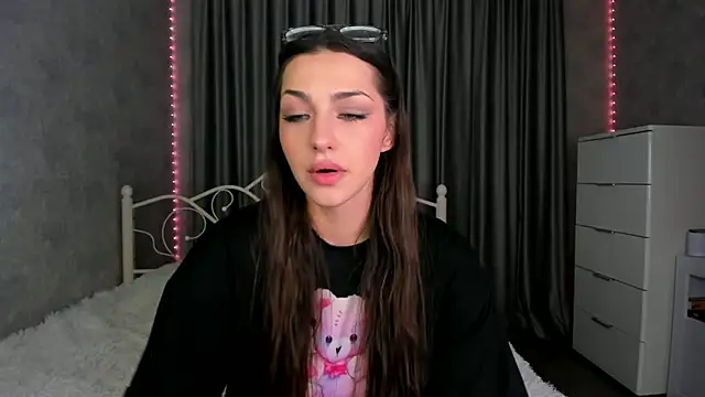 LilFlexxy online show from November 22, 5:45 pm